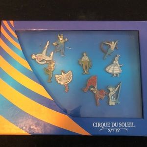 Cirque du soleil pin set